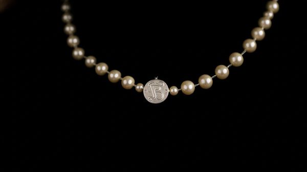 The Essence of Luxury: Burberry's Elegant Jewellery Collection